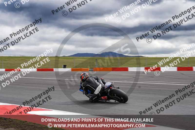 cadwell no limits trackday;cadwell park;cadwell park photographs;cadwell trackday photographs;enduro digital images;event digital images;eventdigitalimages;navarra;no limits trackdays;peter wileman photography;racing digital images;trackday digital images;trackday photos